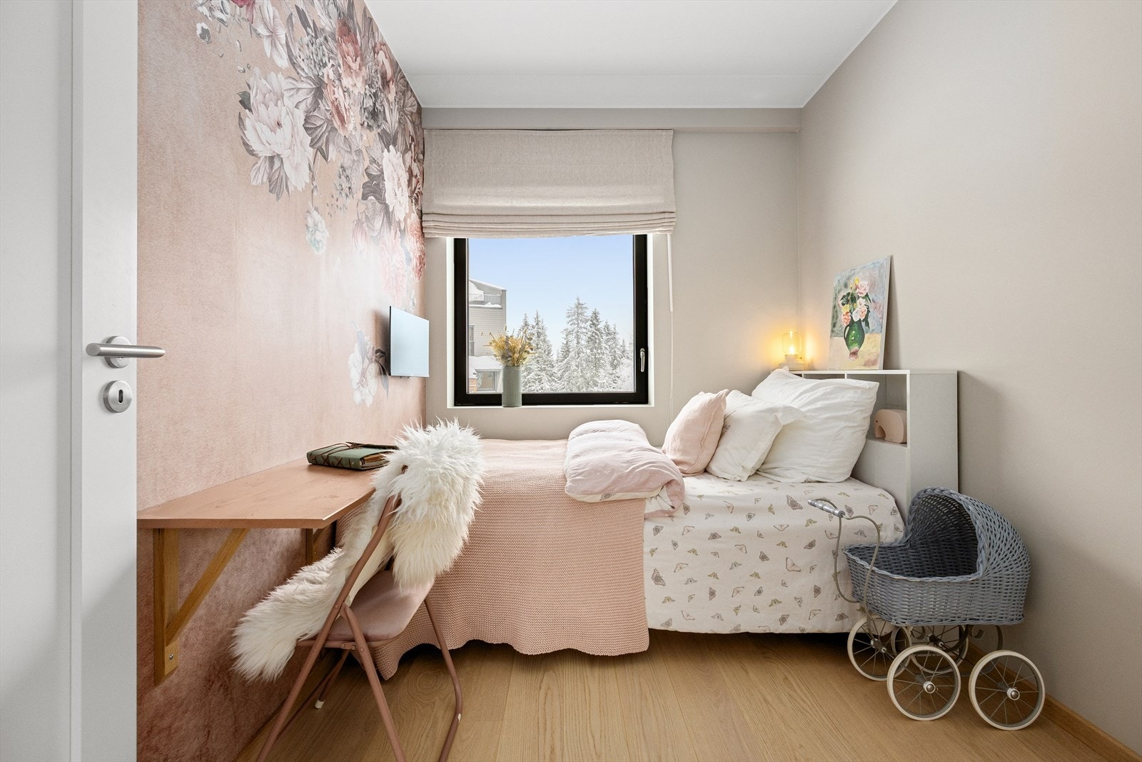 Soverom II med plass for seng og skrivepult. Galleribilde