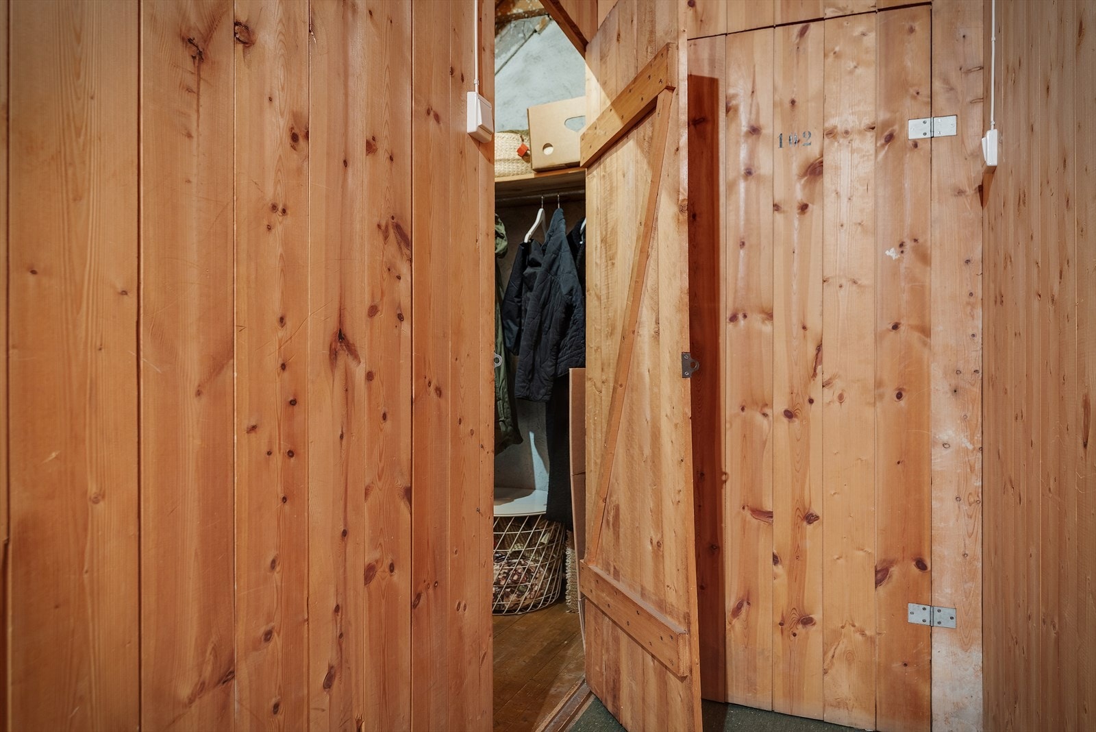 - Leiligheten disponerer en ekstern bod i kjeller og en bod på loft - Galleribilde