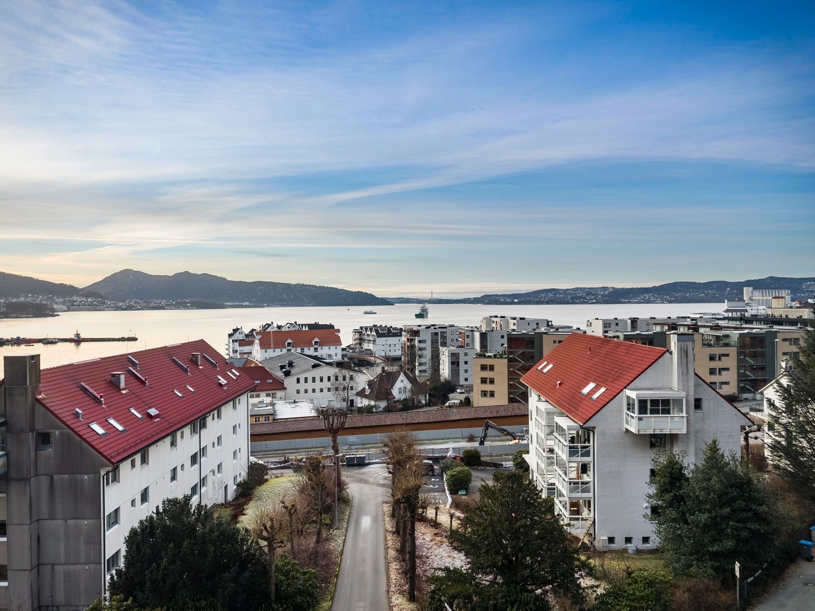 - Beliggenheten byr på nærhet til både park- og turmuligheter, samt bademuligheter - Galleribilde