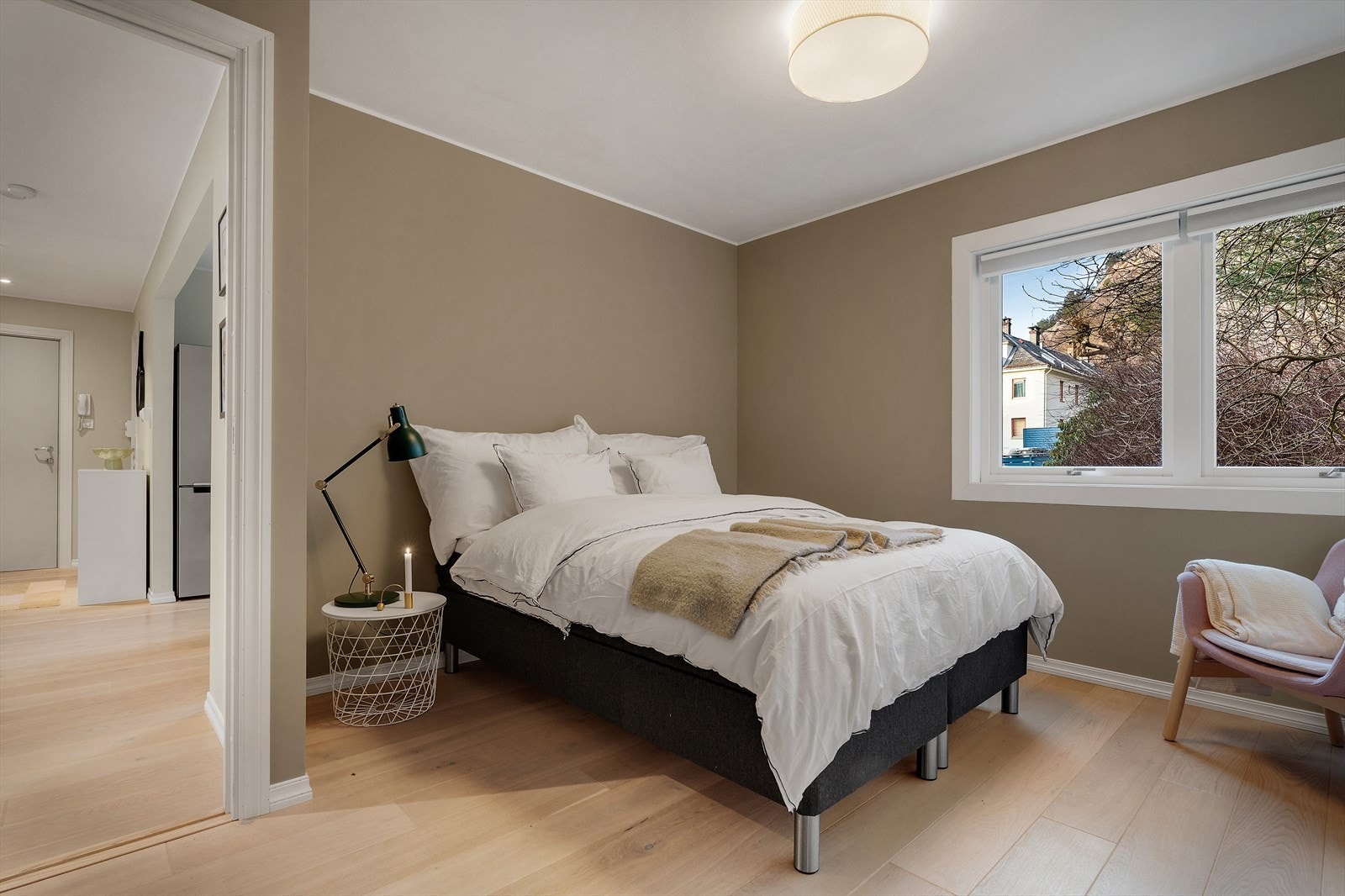 - Leiligheten har to soverom av god størrelse, hvorav dette er hovedsoverommet - Galleribilde