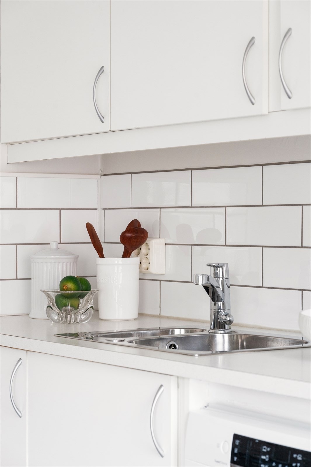 Blandebatteriet på kjøkkenet ble fornyet i 2026. Galleribilde