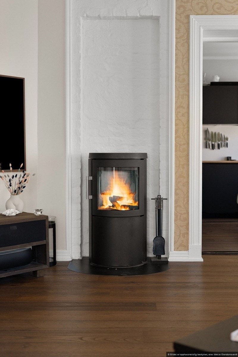 Peis i stue Galleribilde