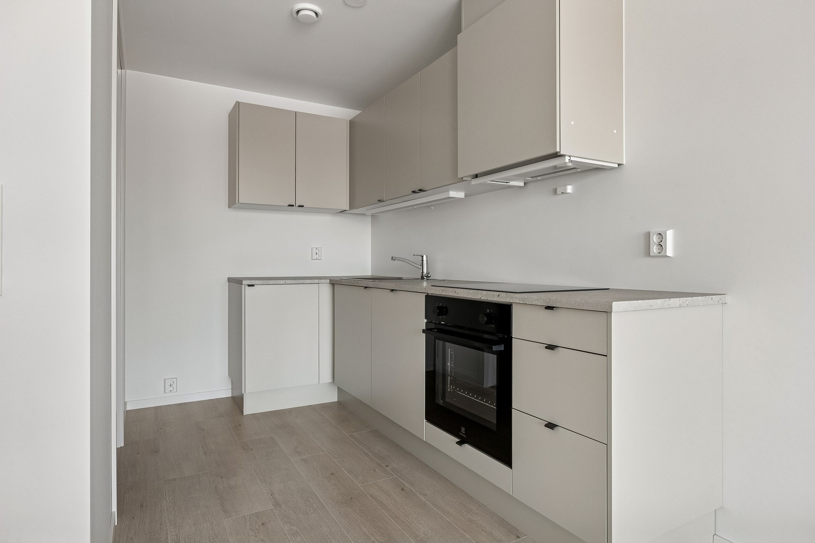 Kjøkken med plass til kombiskap Galleribilde