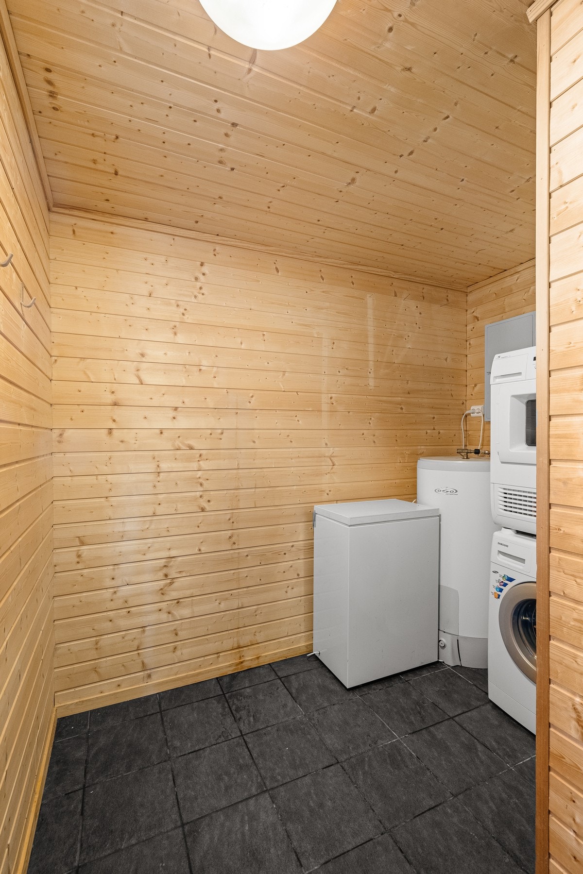 Bod med opplegg for vaskemaskin og tørketrommel. Galleribilde