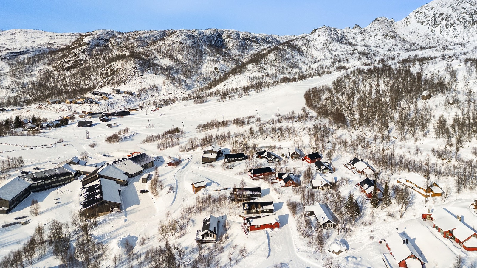 Hytten har ski-in/ski-out til Fidjeland skitrekk og godt preparerte langrennsløyper. Galleribilde