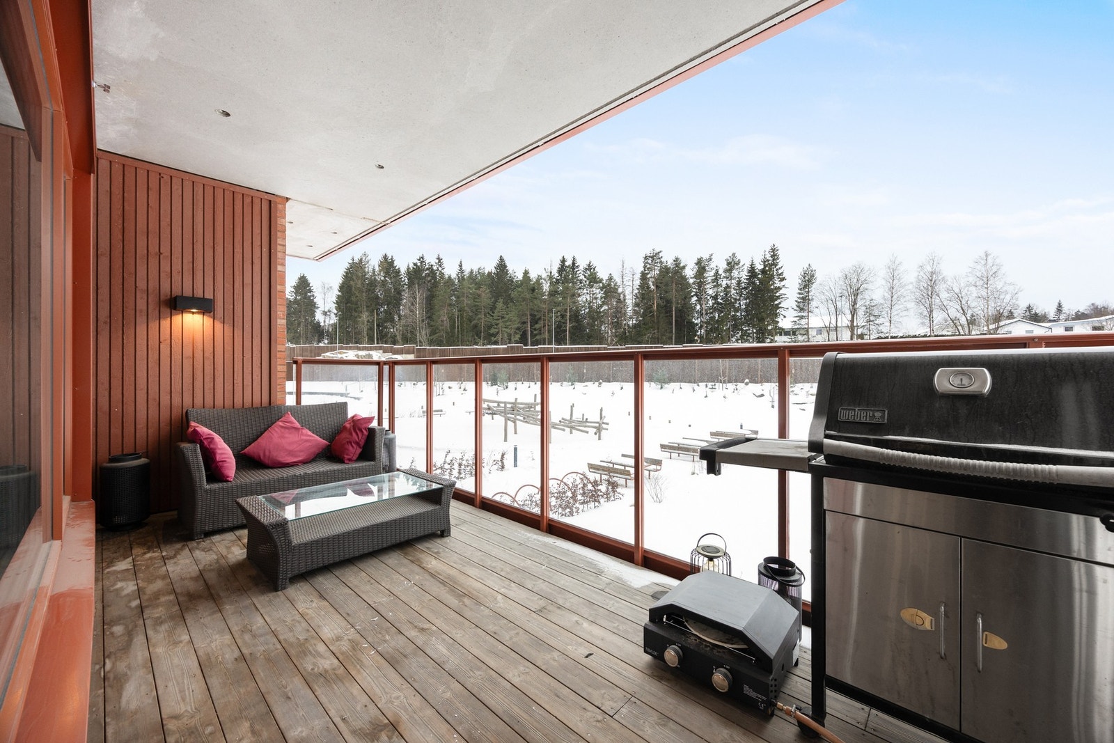 Vestvendt, overbygget balkong utenfor stuen Galleribilde