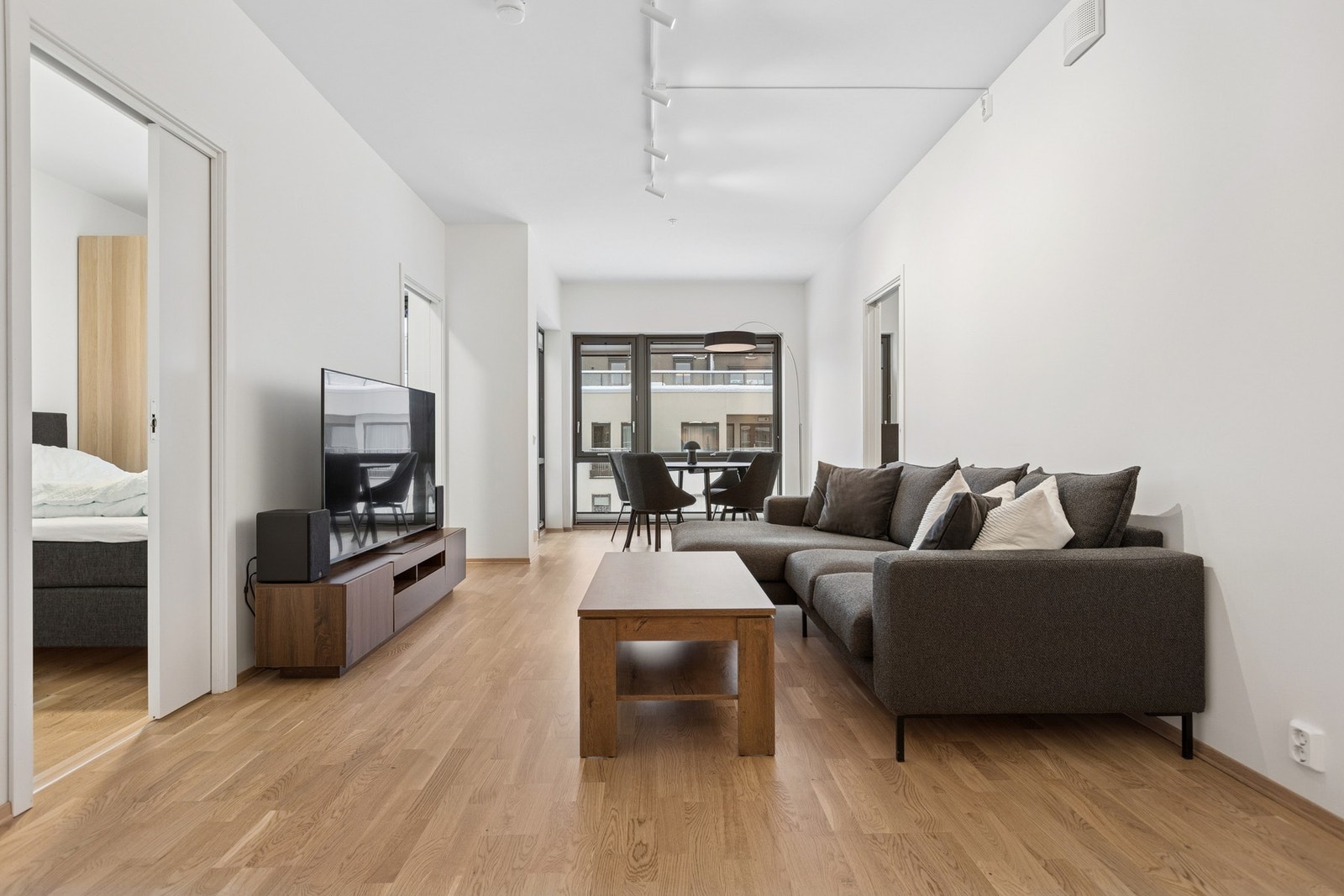 Merk M. Ramberg har gleden av å presentere Anders Wigens veg 4 B. Galleribilde