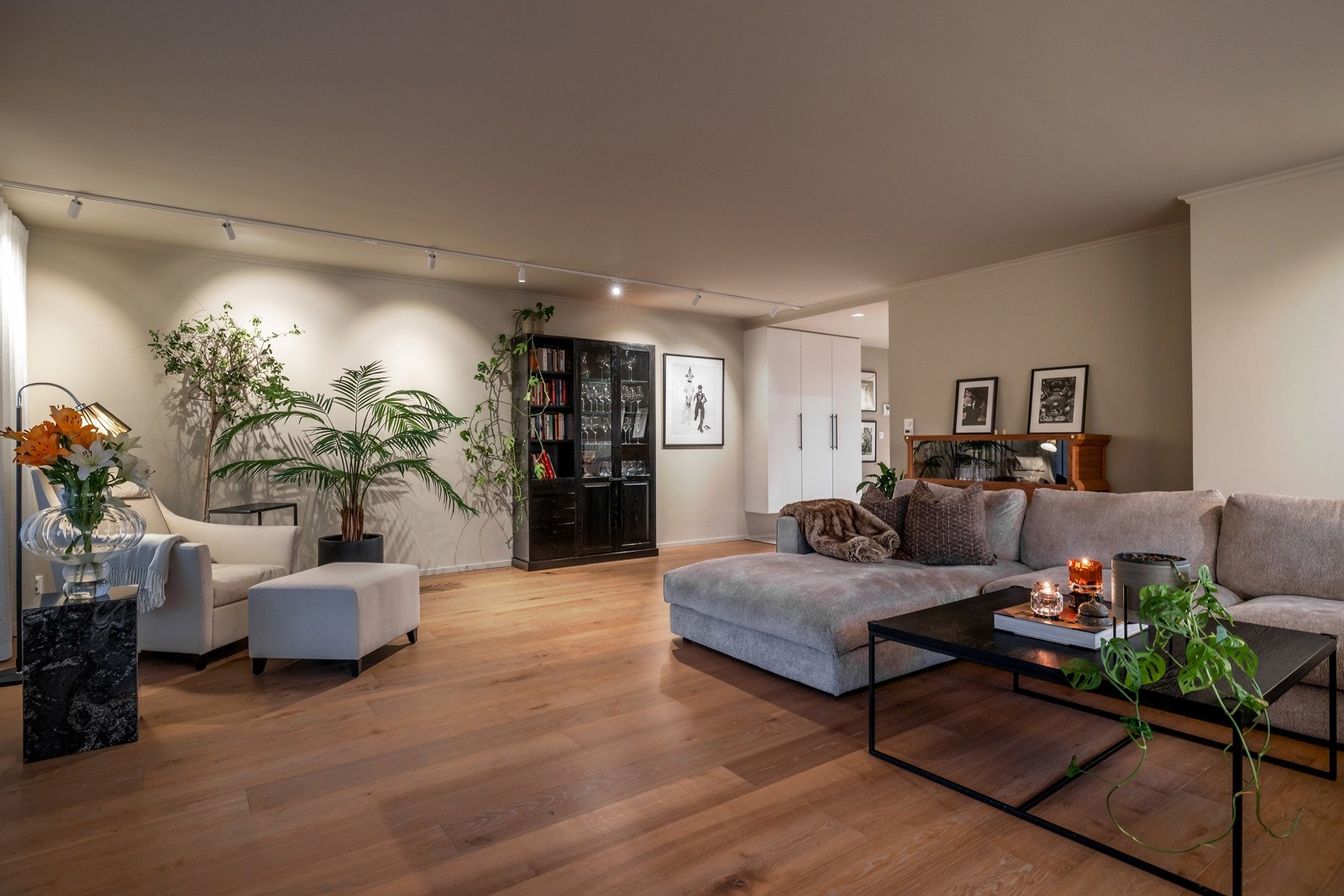 Stuen er et stort og herlig rom Galleribilde