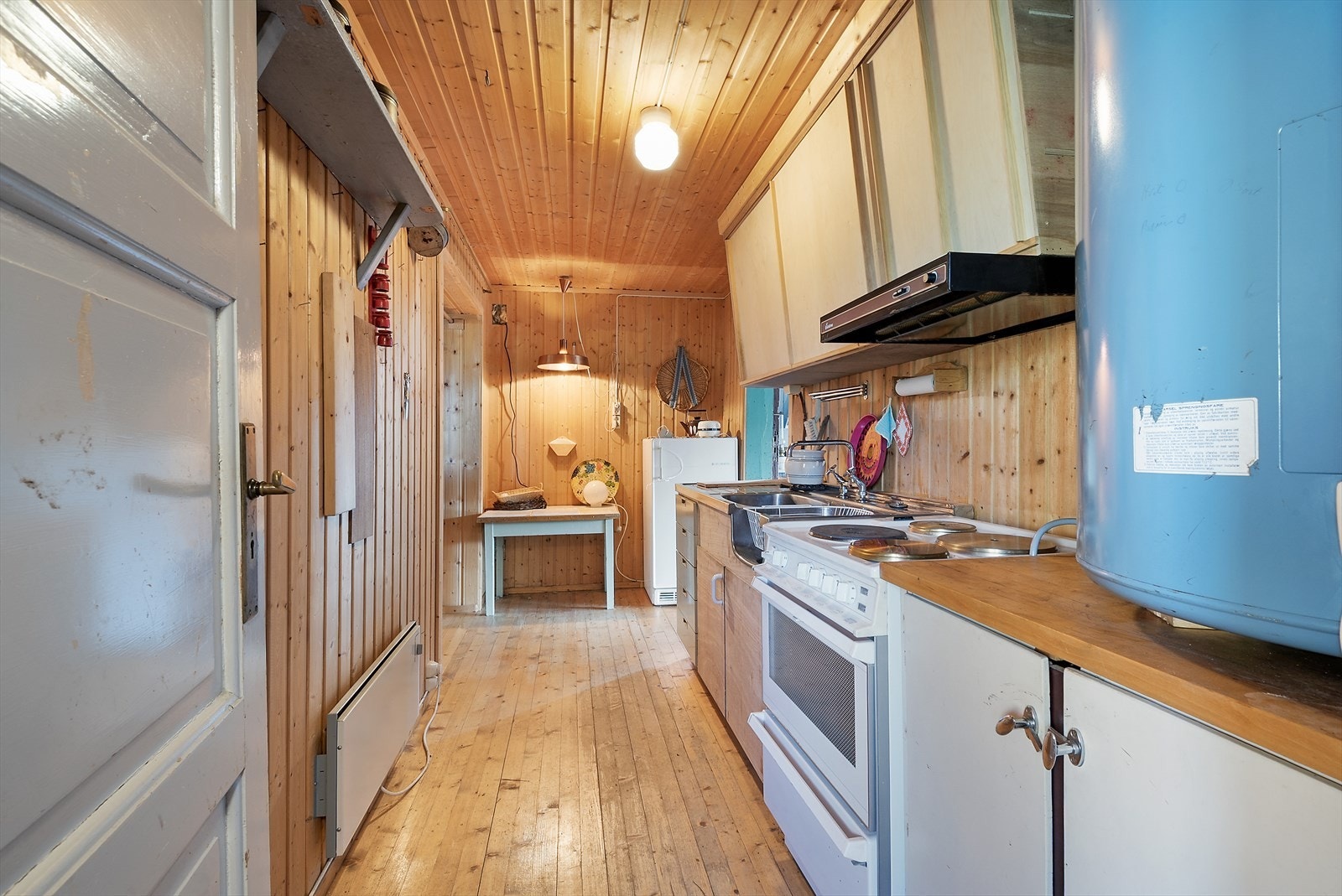 Skapplass på kjøkkenet. Galleribilde