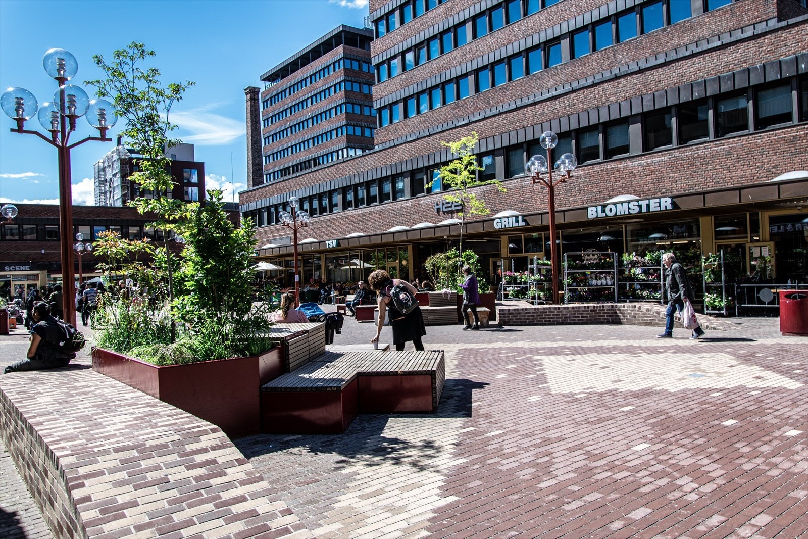 På Tøyen torg finner du en rekke populære serveringssteder og T-bane med alle linjer. Galleribilde