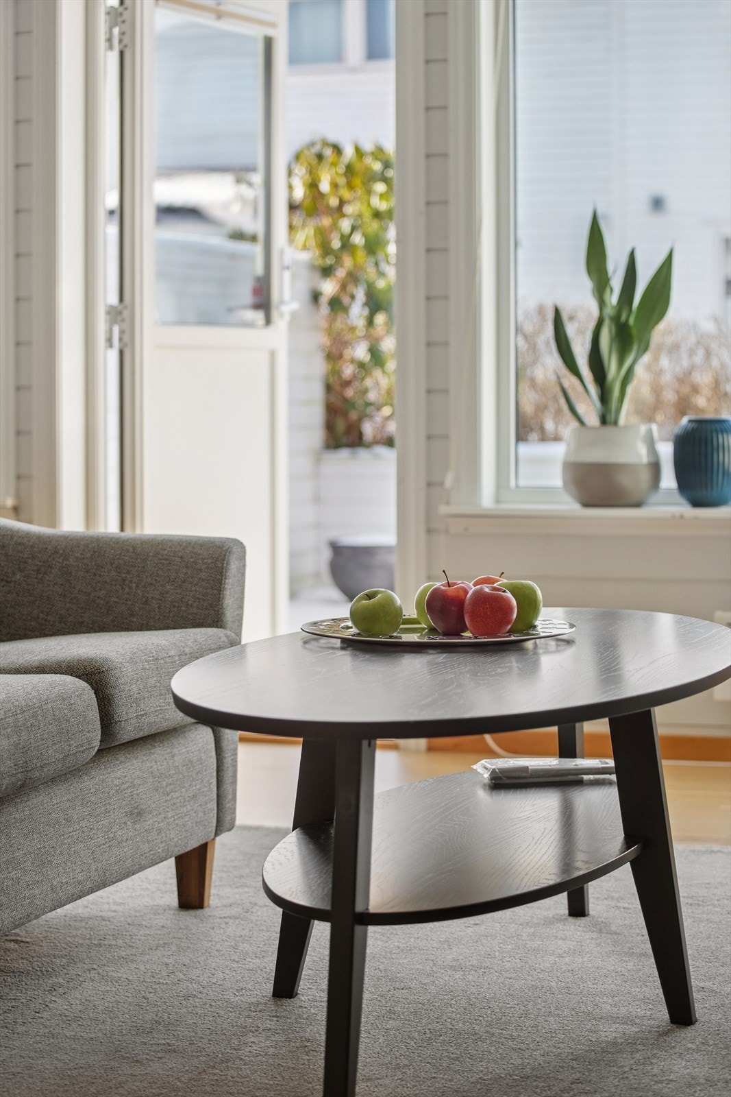 Fra stuen er det direkte utgang til en stor terrasse på 23 m². Galleribilde