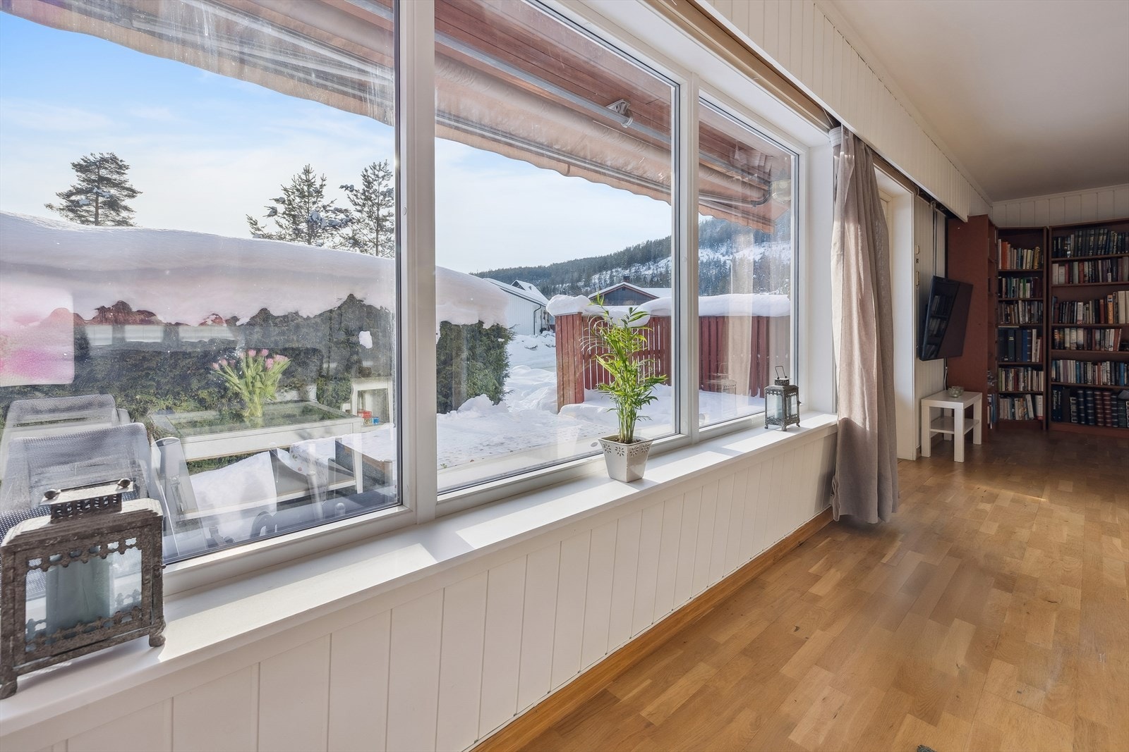 Usjenert og skjermet beliggenhet, og samtidig et frodig utsyn. Galleribilde