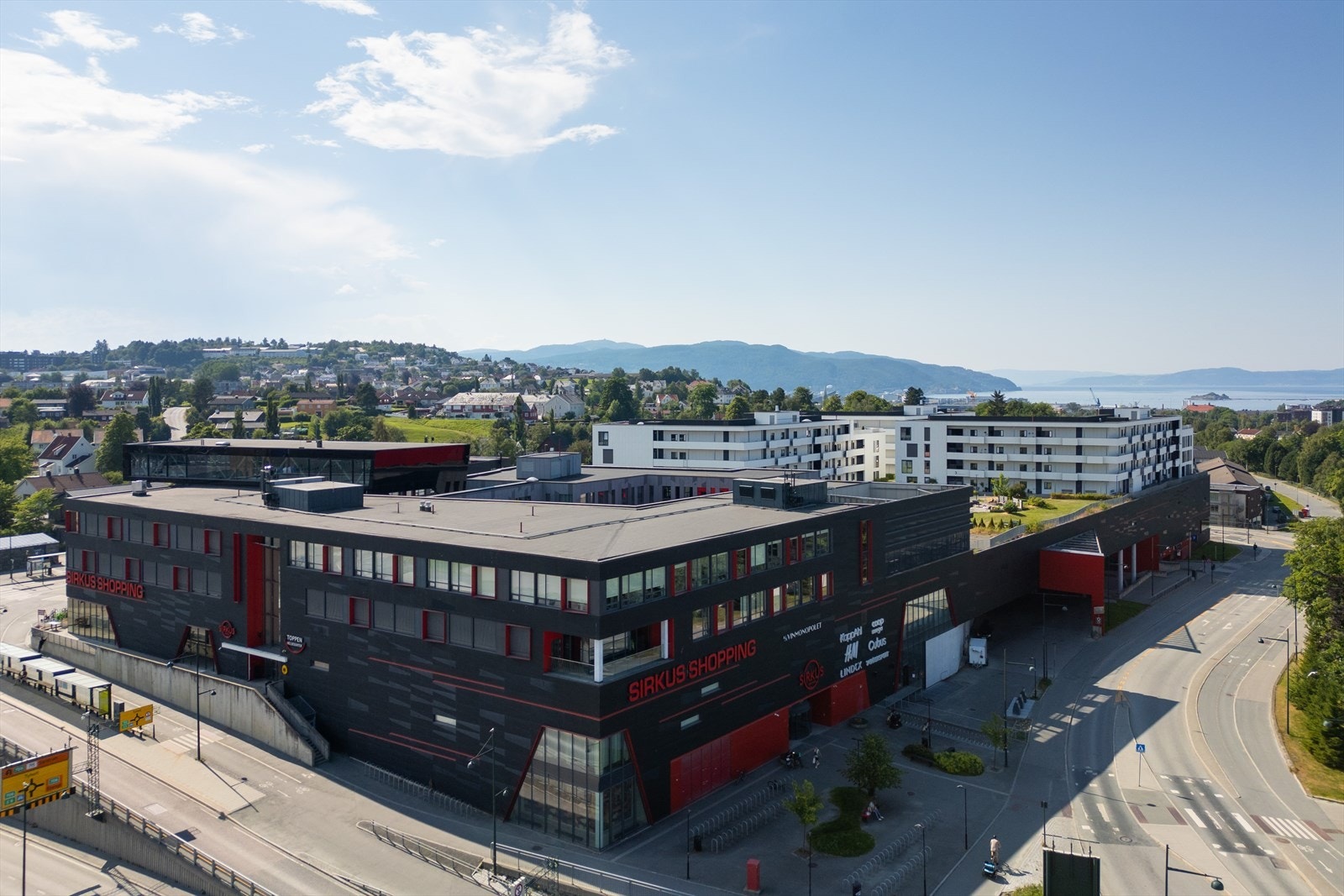 Sirkus shopping ligger også i umiddelbar nærhet og byr på ytterligere shoppingmuligheter. Galleribilde