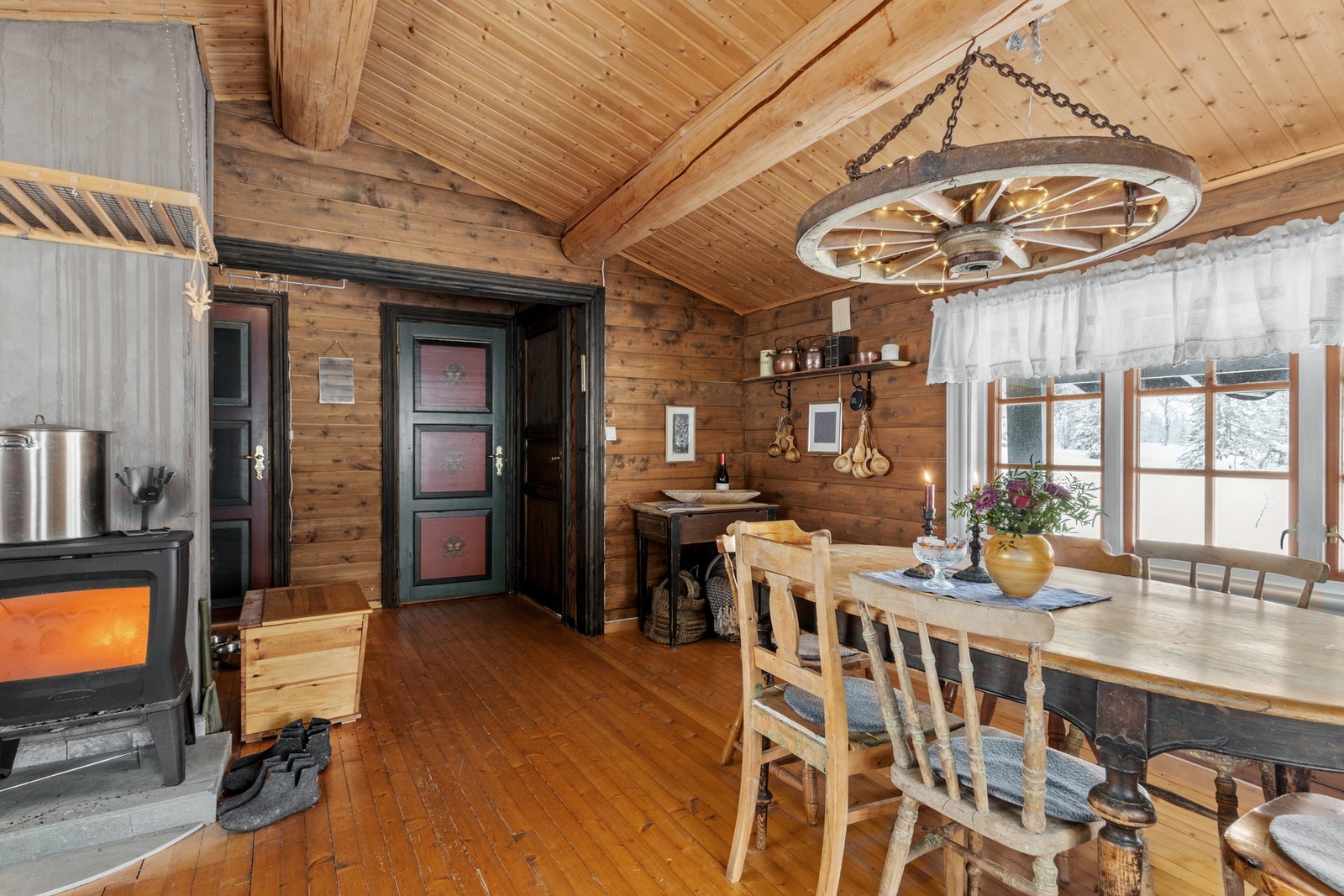 God plass til en spisegruppe/spisebord. Galleribilde