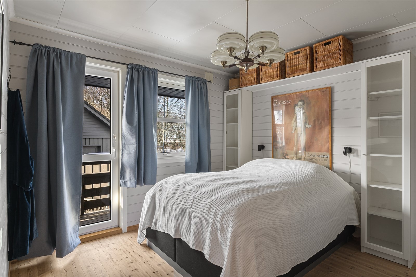 Soverom med utgang til balkong. Galleribilde