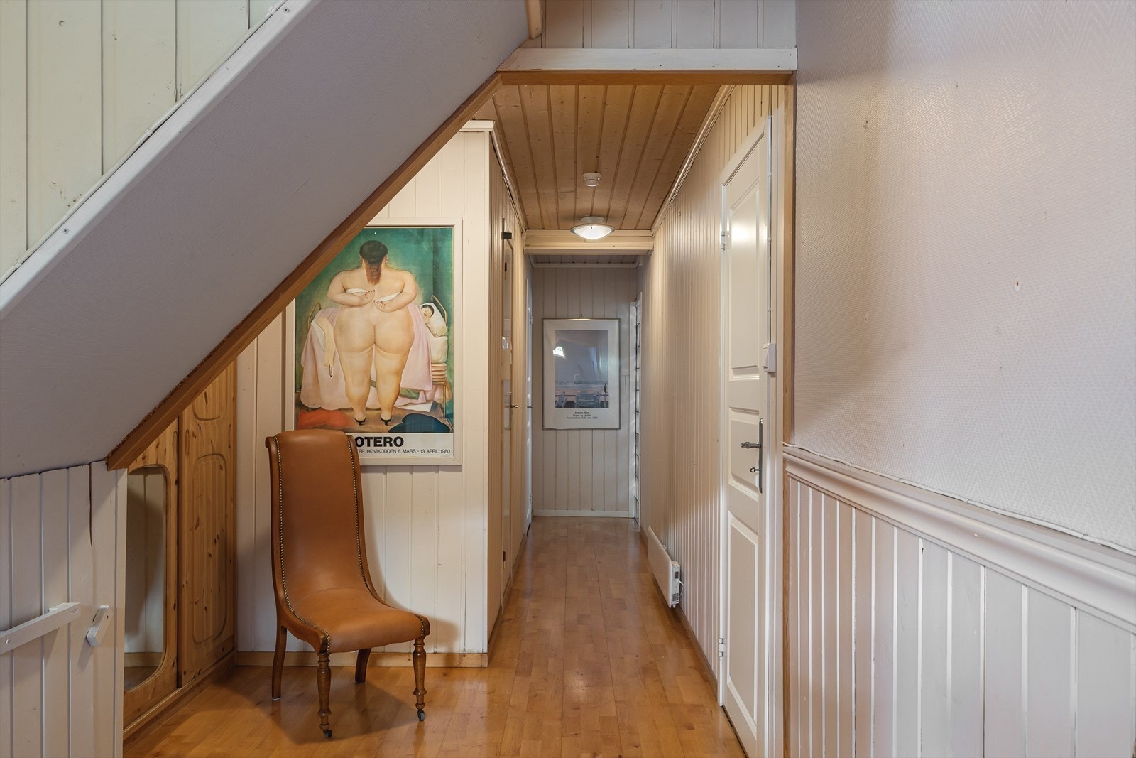 Kjelleren har også egen adkomst via inngang utenfra. Galleribilde