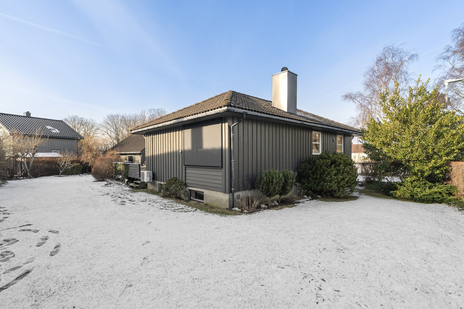 Det er flere lune og solrike uteplasser, en perfekt plass å nyte varme sommerdager på. Galleribilde