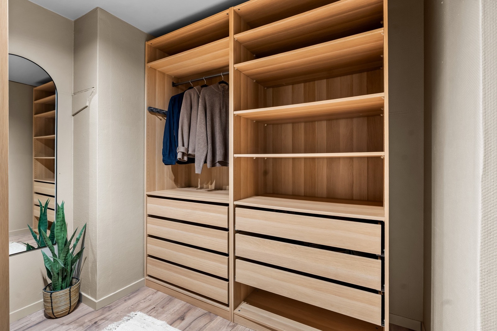 Her er det ikke mangel på oppbevaringsplass. Galleribilde