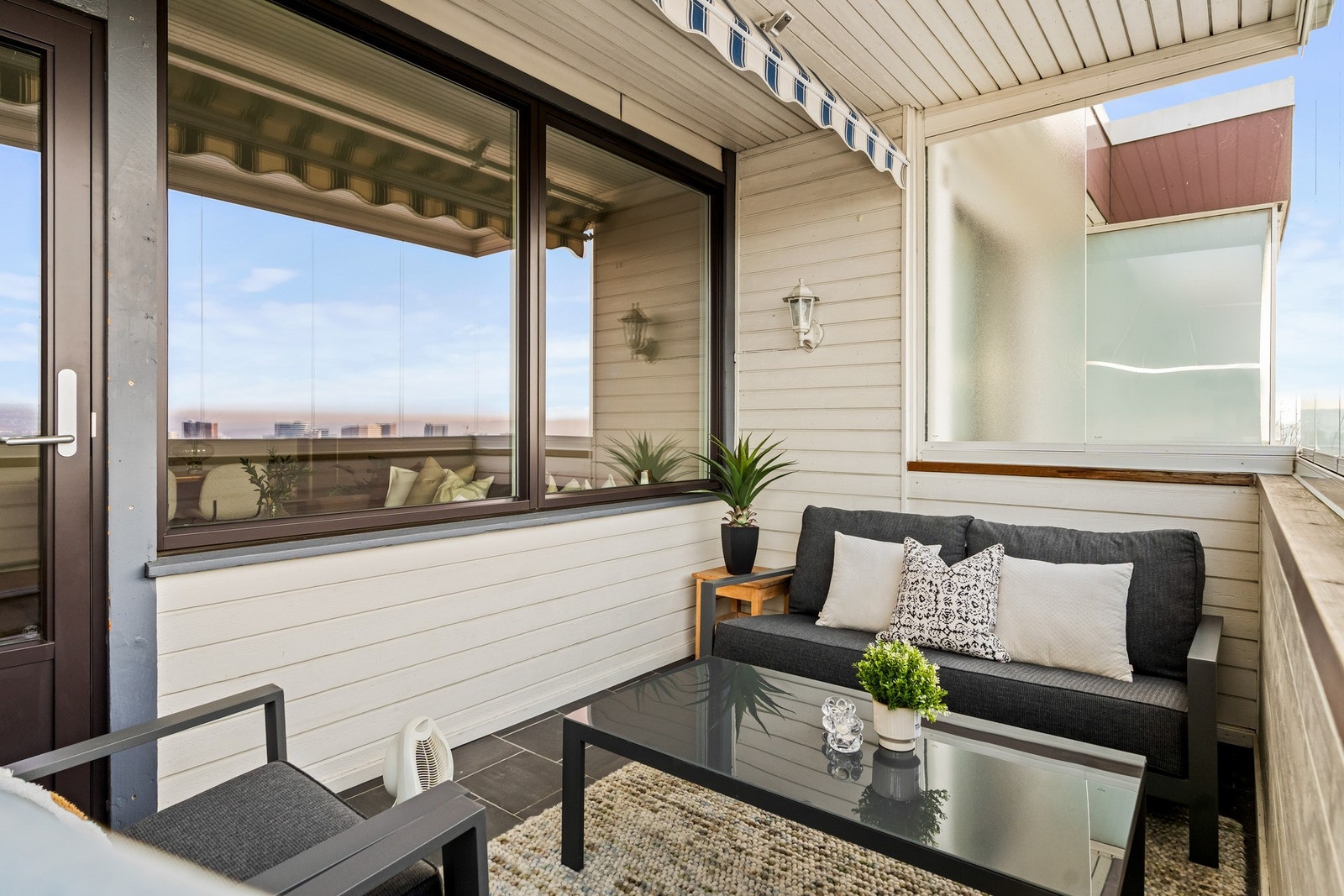 Her har du god plass til ulike møbleringsmuligheter. Galleribilde