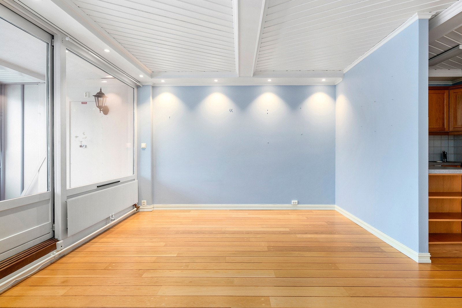 Stue med god plass til sofagruppe. Galleribilde