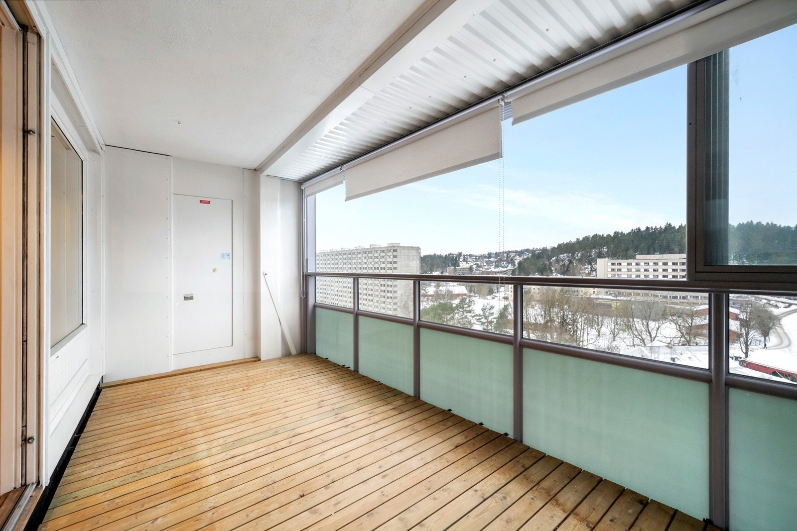 Balkongen ble innglasset år 2000. Galleribilde