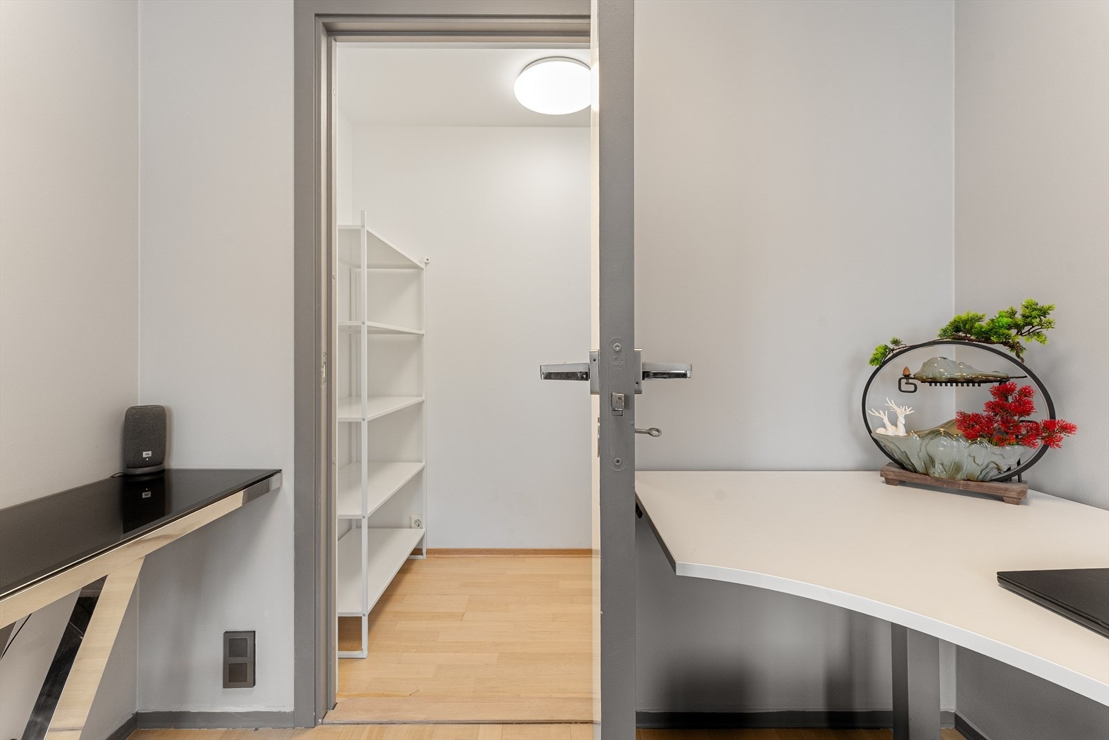 Egen innvendig praktisk bod/walkin Galleribilde