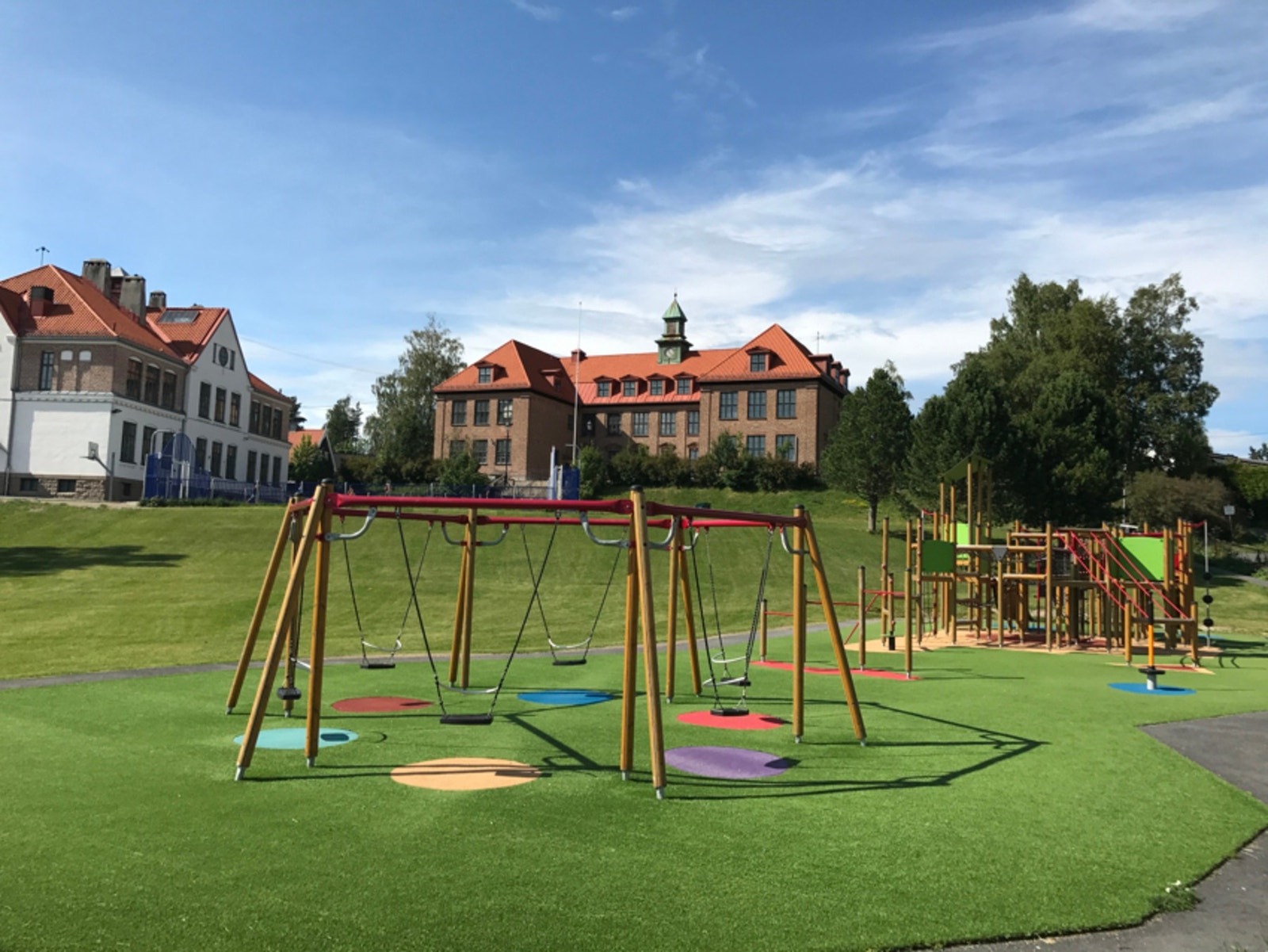 Ærverdige Østensjø skole. Galleribilde