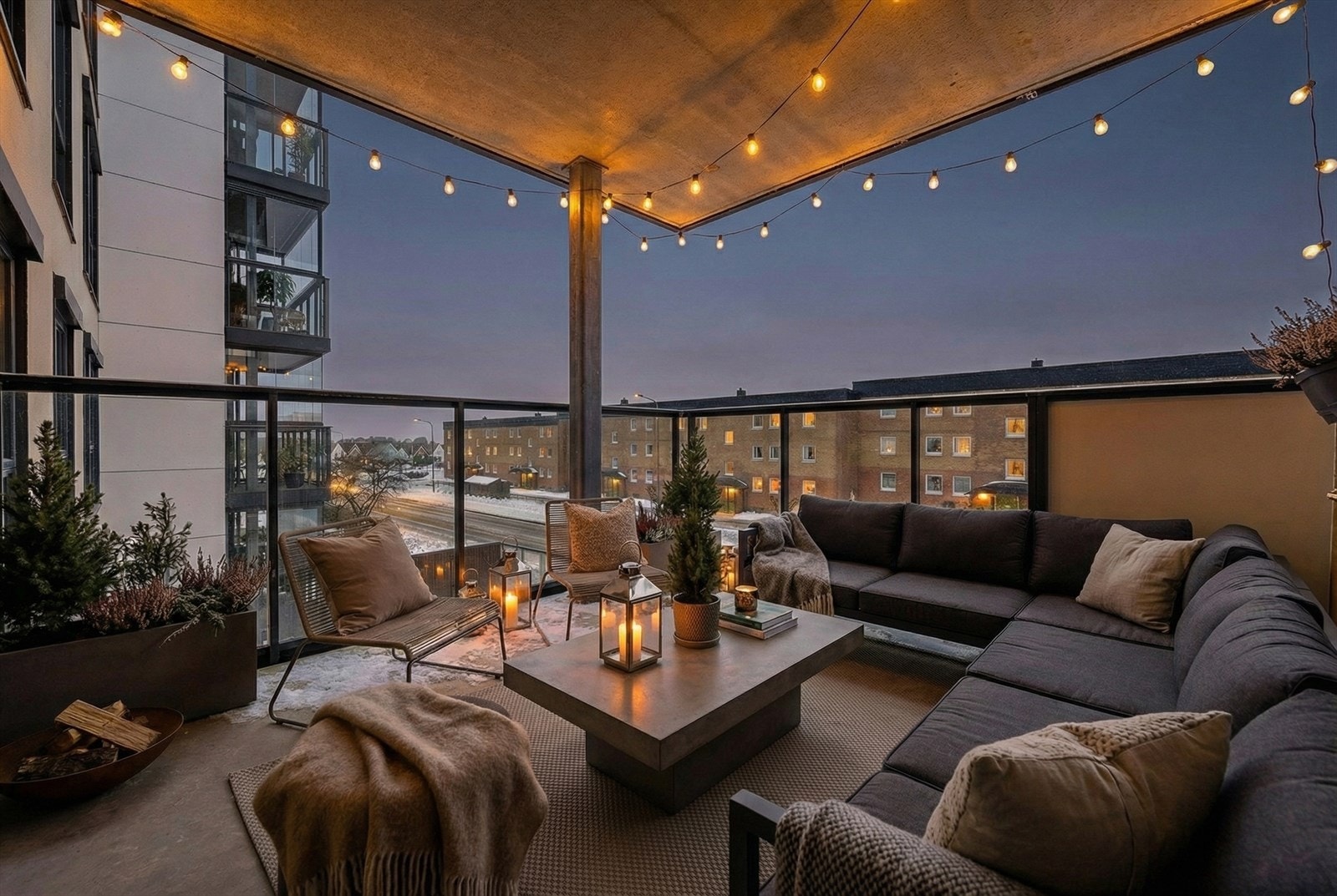 Balkongen har gode solforhold. Bildet er digitalt stylet. Galleribilde