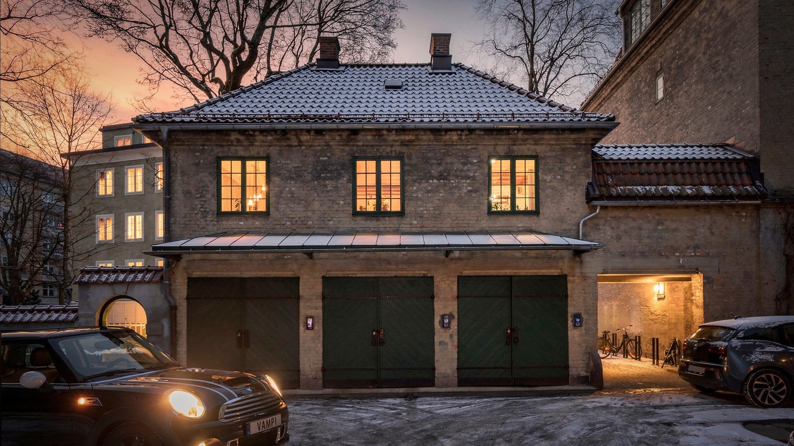 I byggets 2. etasje med tilhørende loft finner du enebolig-følelsen midt på Frogner. Galleribilde