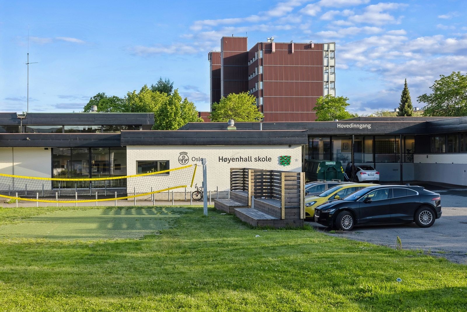 Skolekrest: Høyenhall skole (1. til 10. trinn) Galleribilde