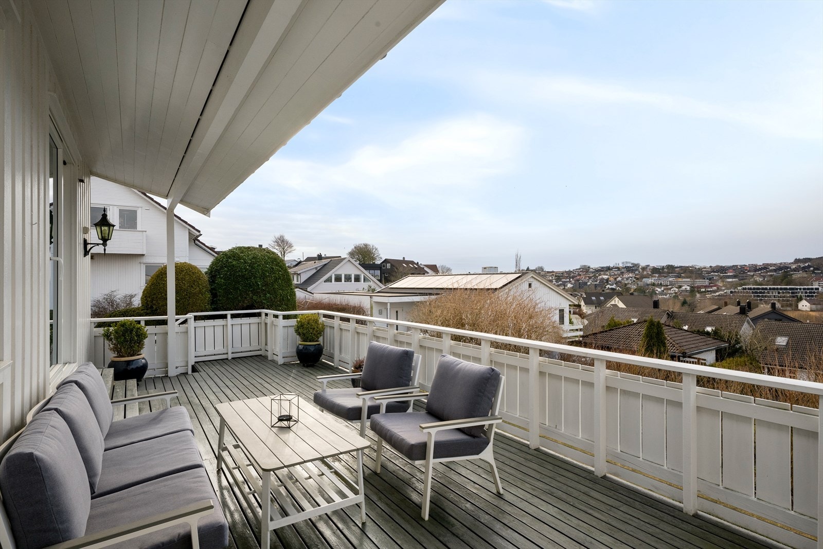 Utsikten fra terrassen - flotte solforhold Galleribilde