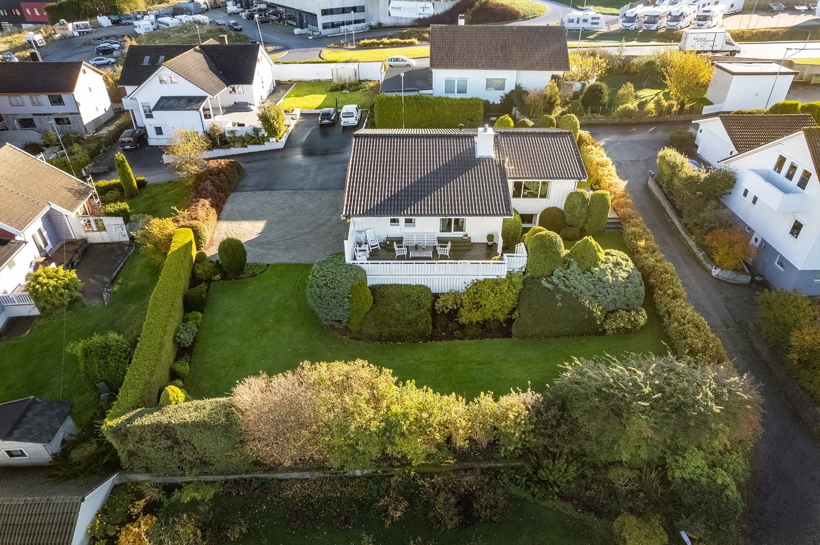 Her ligger du supert plassert med kort vei både til kjekke turområder, Sandnes sentrum og alle fasilitetene der. Blindvei, uten gjennomgangstrafikk, Galleribilde