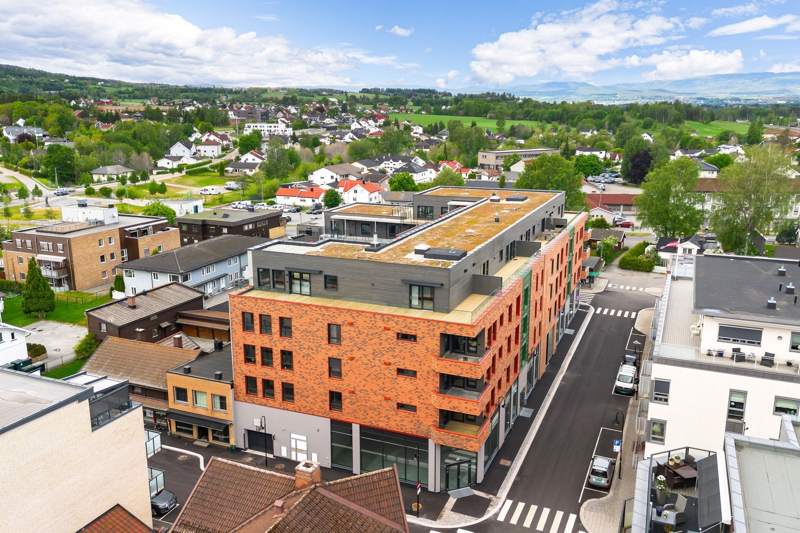 Leiligheten ble ferdigstilt i mai 2025 og fremstår som meget moderne og innbydende. Galleribilde