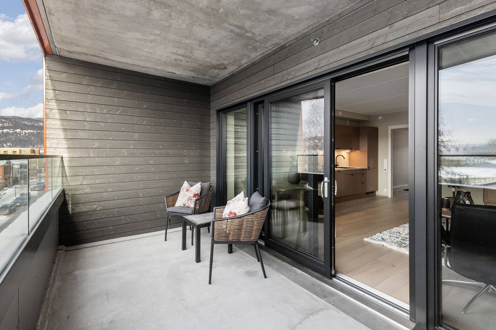 Her kan man nyte deilig kveldssol. Galleribilde