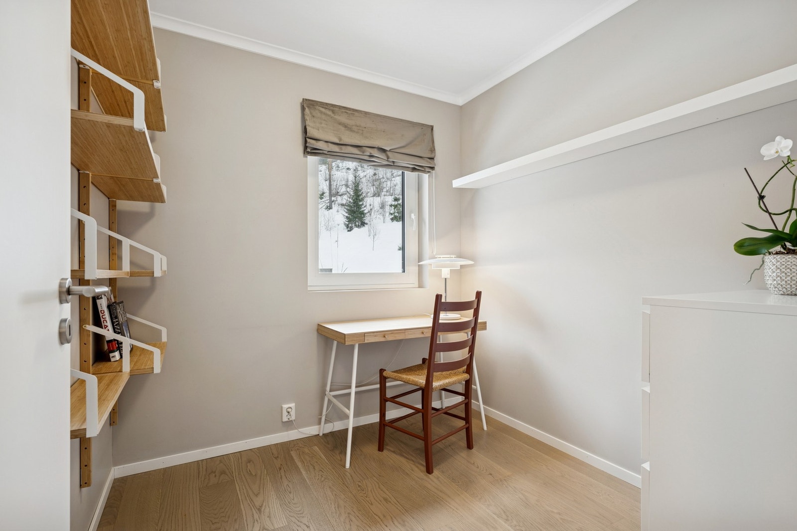 Rommet kan brukes som soverom eller kontor, alt etter egne ønsker og behov. Galleribilde