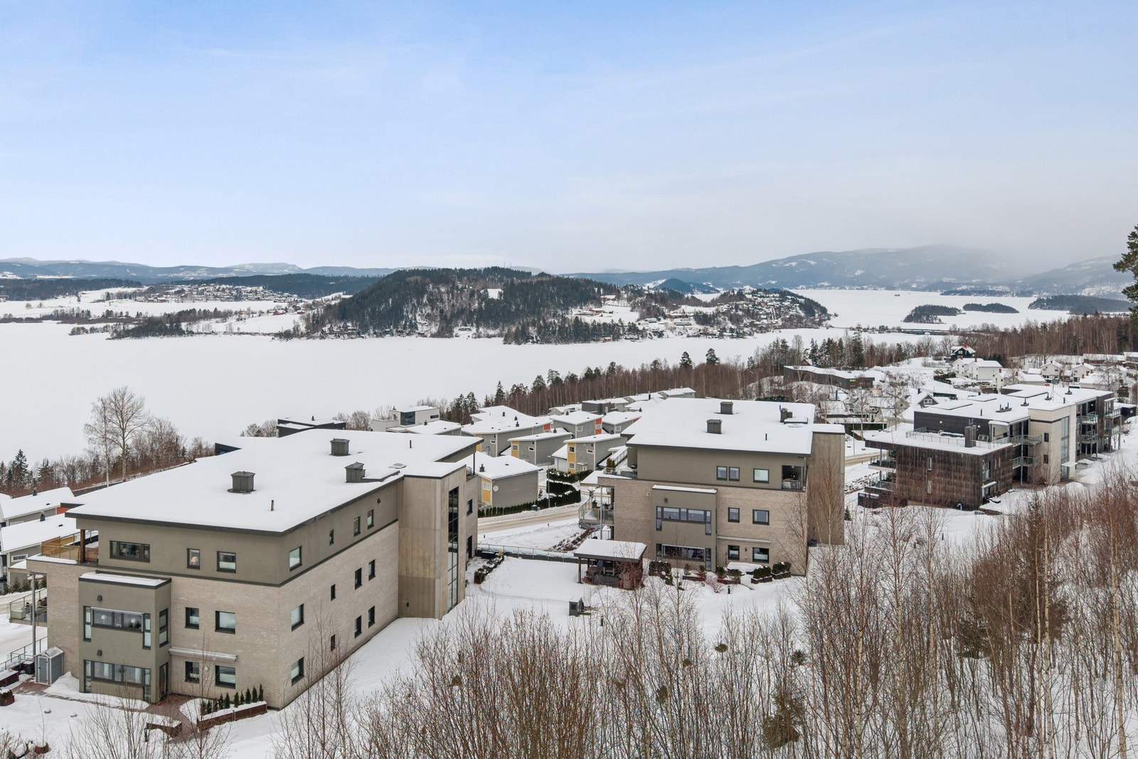 Det er barnehager både på Elstangen og på Sundvollen, noe som gjør det perfekt for barnefamilier og bosette seg i området. Galleribilde