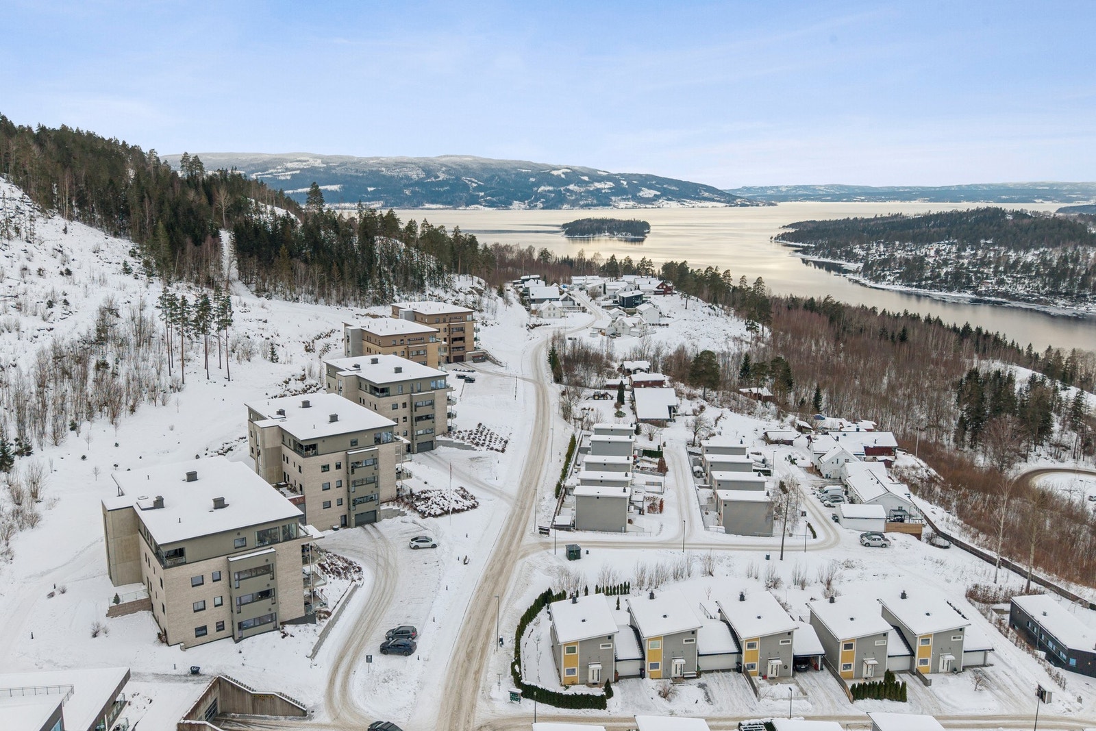 I tillegg er det fin og trygg gangvei til Sundvollen og Sundvollen oppvekstsenter. Galleribilde