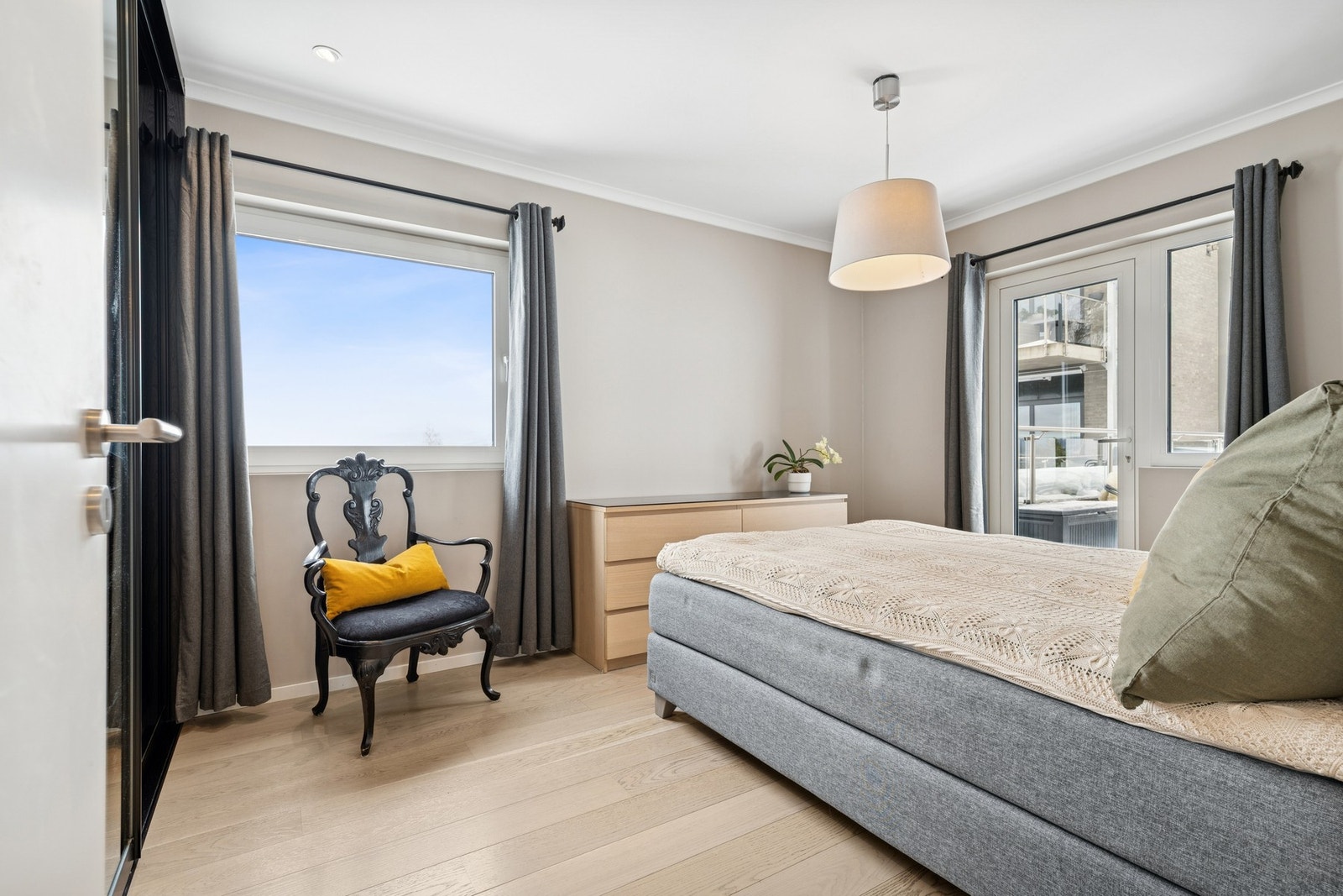 Soverommet har også utgang til egen uteplass. Galleribilde