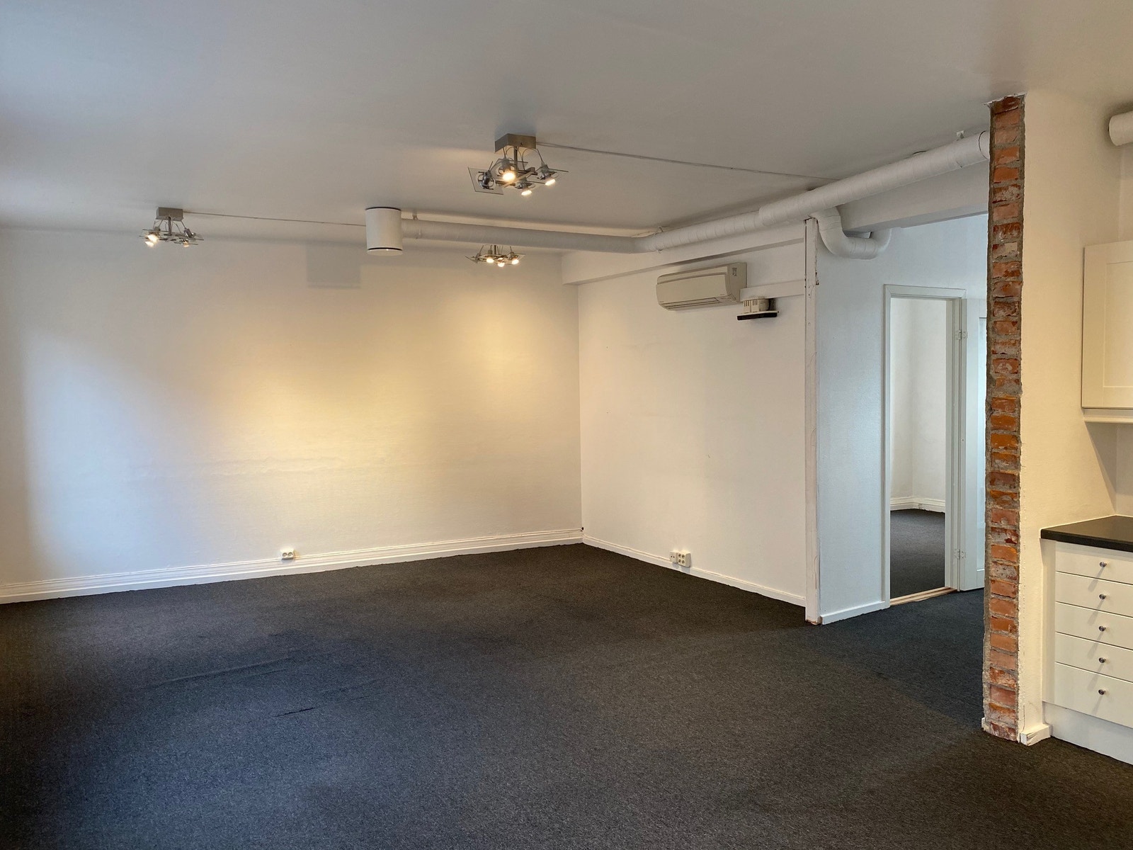 Åpen stor sone hvor man sitte flere sammen. Galleribilde