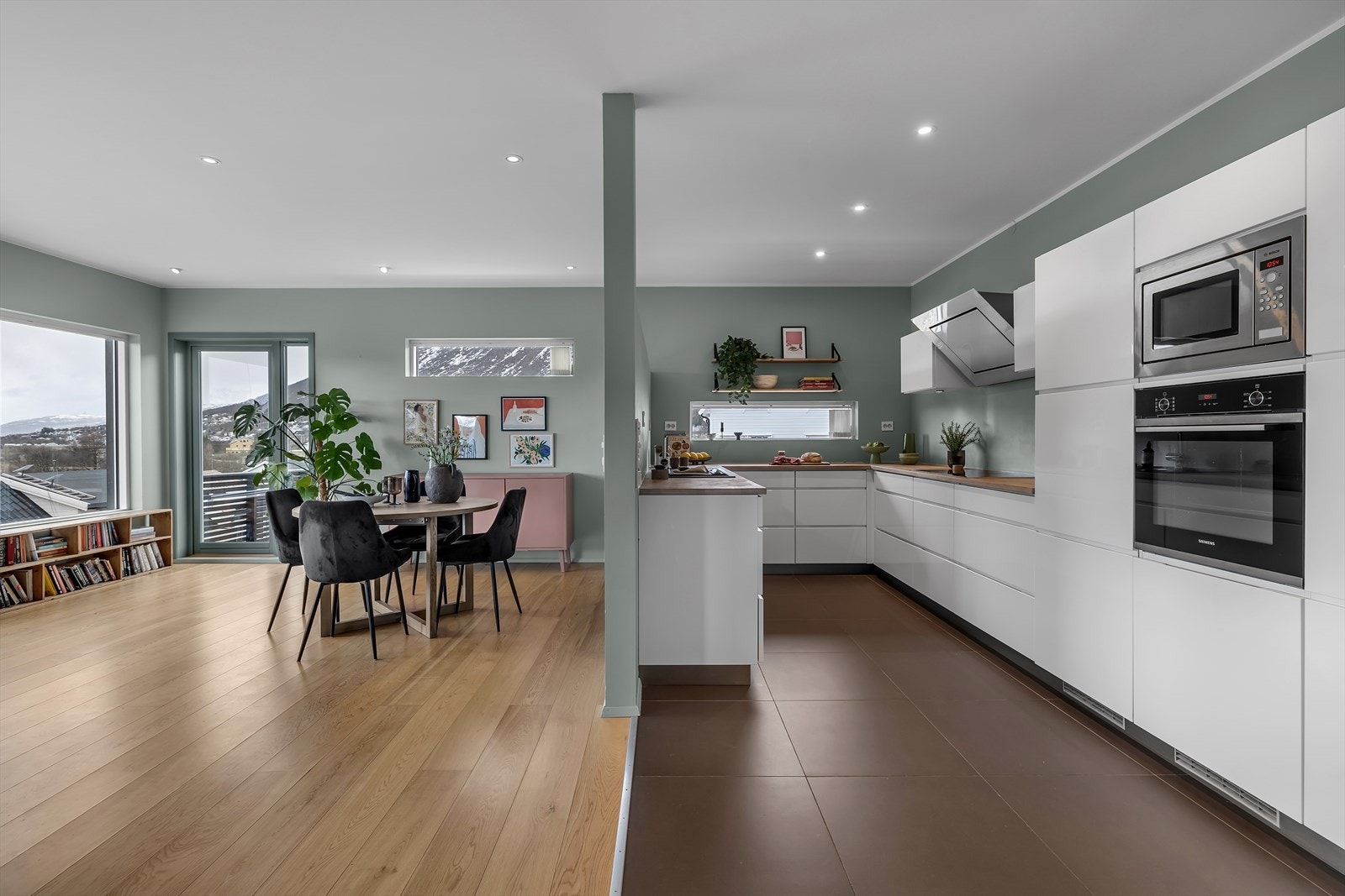 God plass til møblering av spisebord Galleribilde