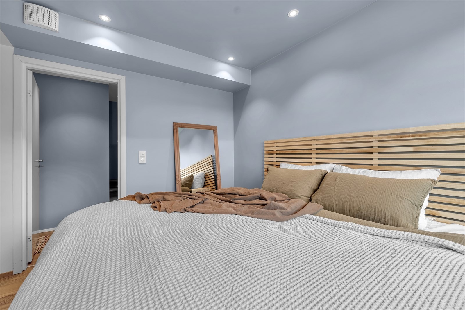 I underetasjen er det 3 soverom Galleribilde