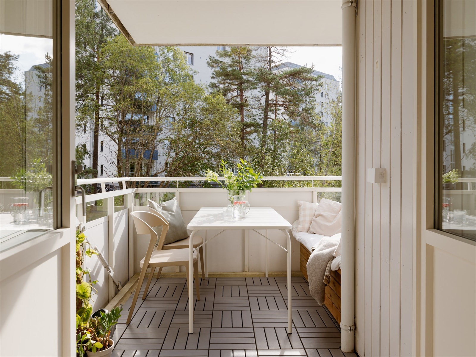 Her får du en vakker leilighet med balkong, sol og gjennomgående høy standard Galleribilde