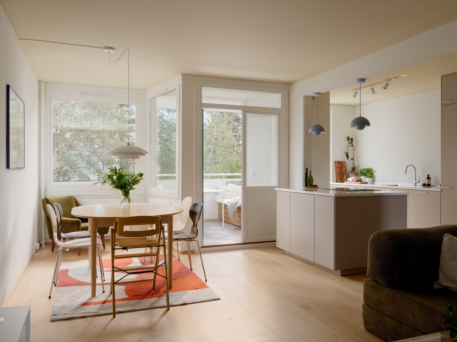 Velkommen til denne stilsikre leiligheten på vakre Tonsenhagen! Galleribilde