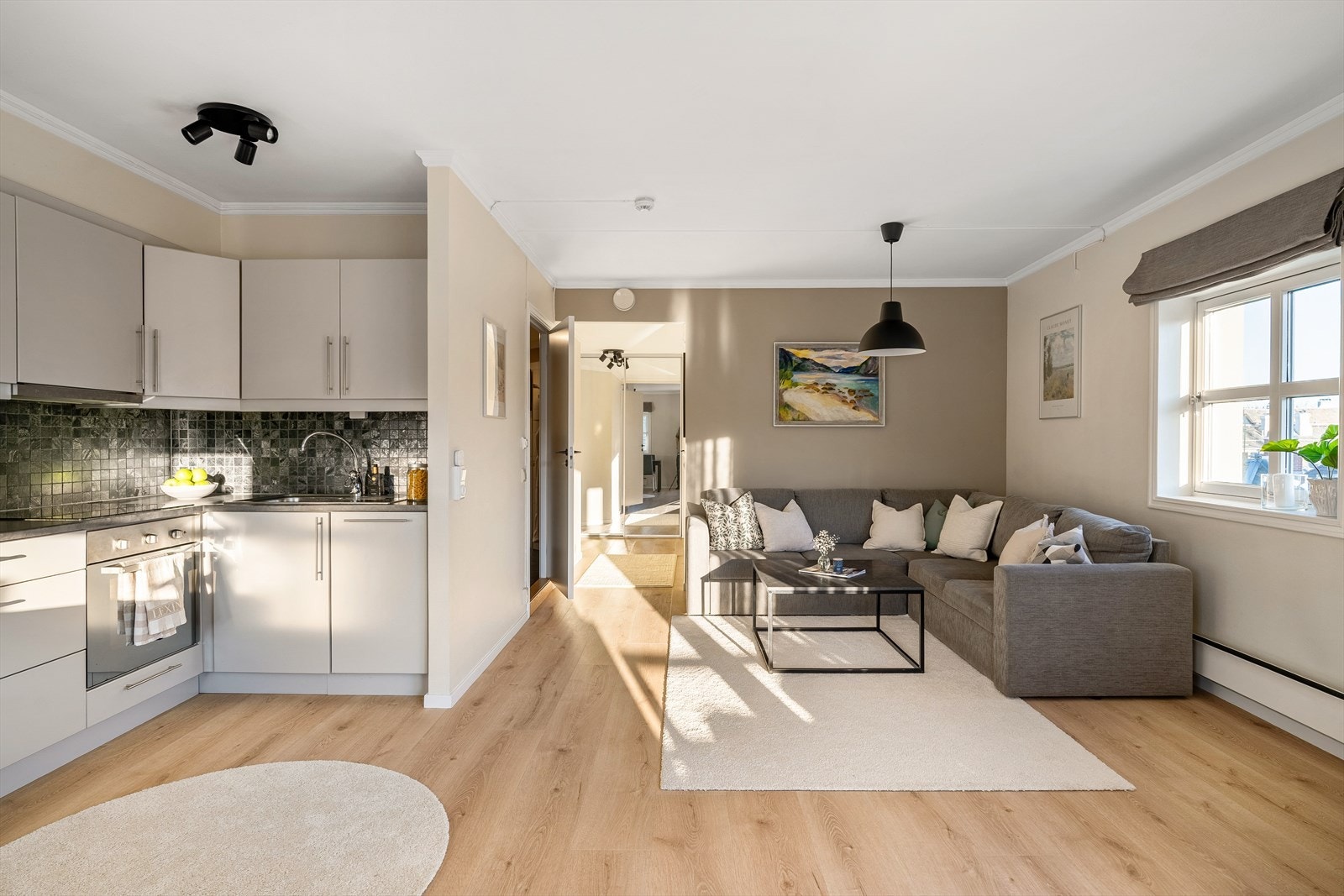 Velkommen til Innherredsveien 56 og en meget flott 2-roms med attraktiv og sentrumsnær beliggenhet på Lademoen! Galleribilde