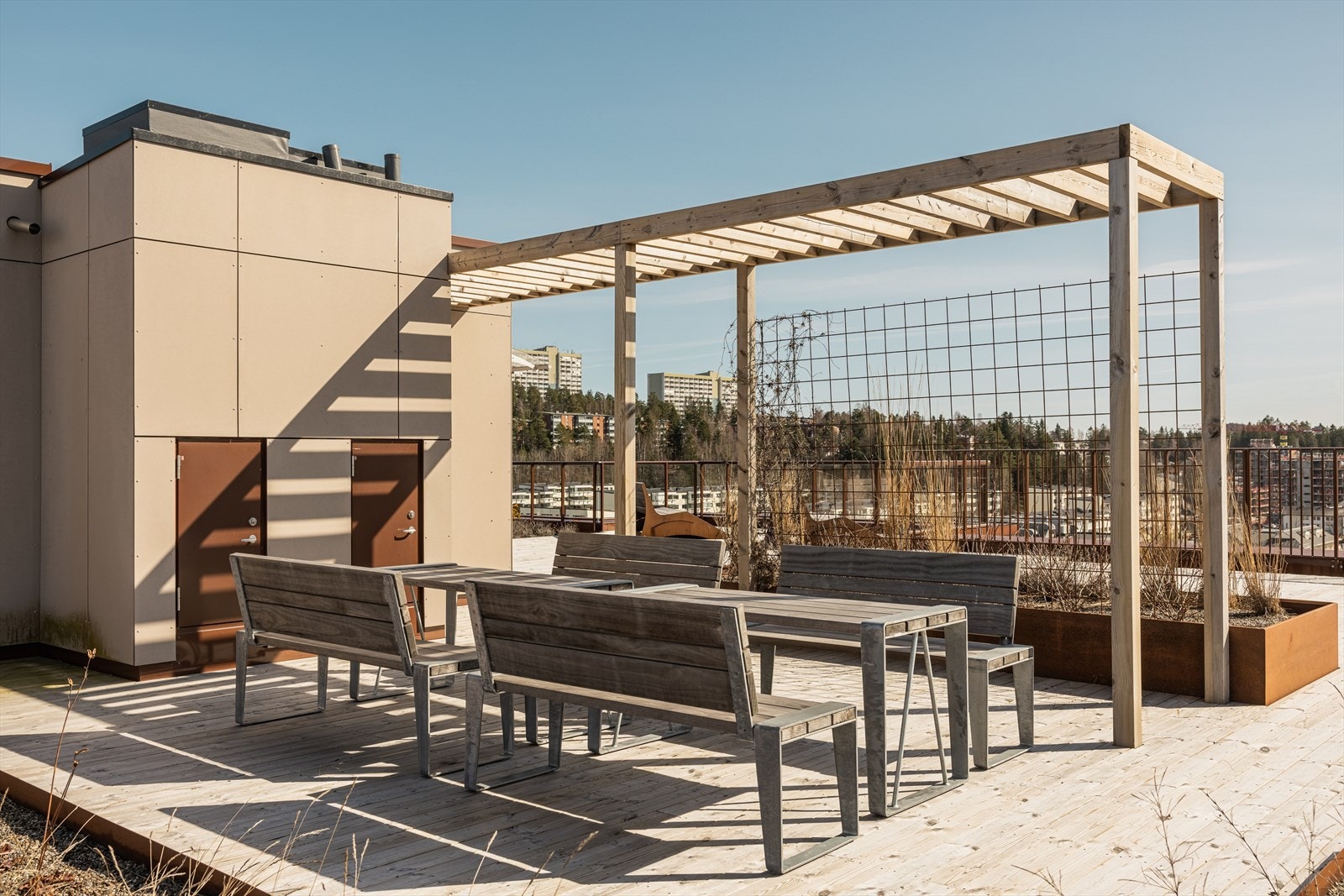 Det er flere fine sittegrupper på de felles takterrassene. Galleribilde