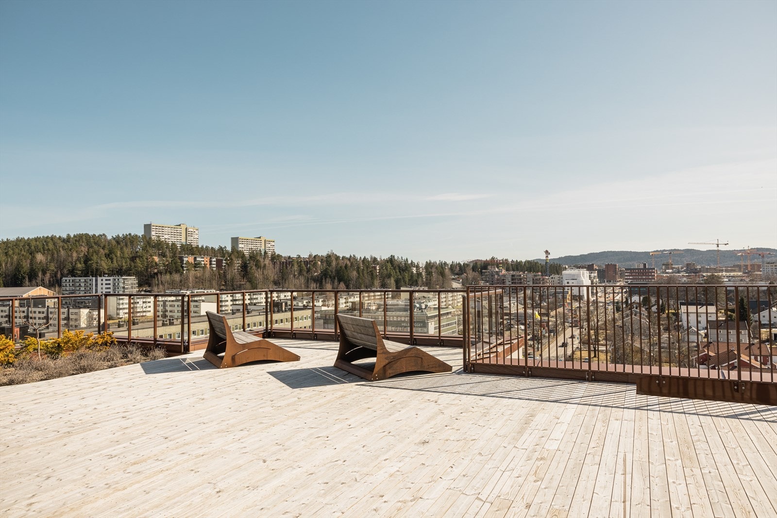 Her oppe er det ypperlige sol- og utsiktsforhold. Galleribilde