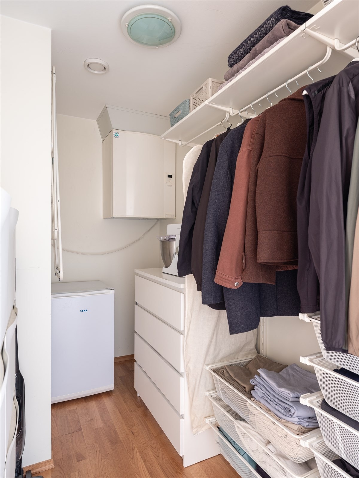 Praktisk og innvendig bod som både kan fungere som ekstra lagringsplass eller walk-in closet. Galleribilde