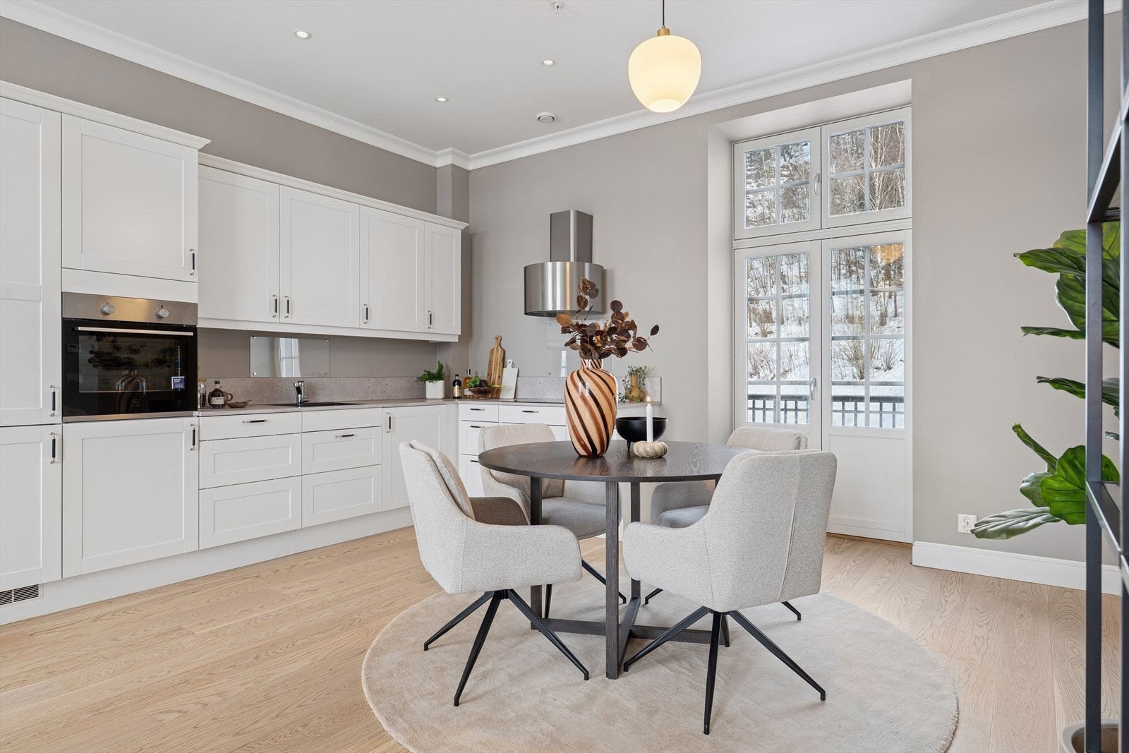 Spisegruppen tar plass i egen sone og inviterer til sosiale og hyggelige måltider. Galleribilde