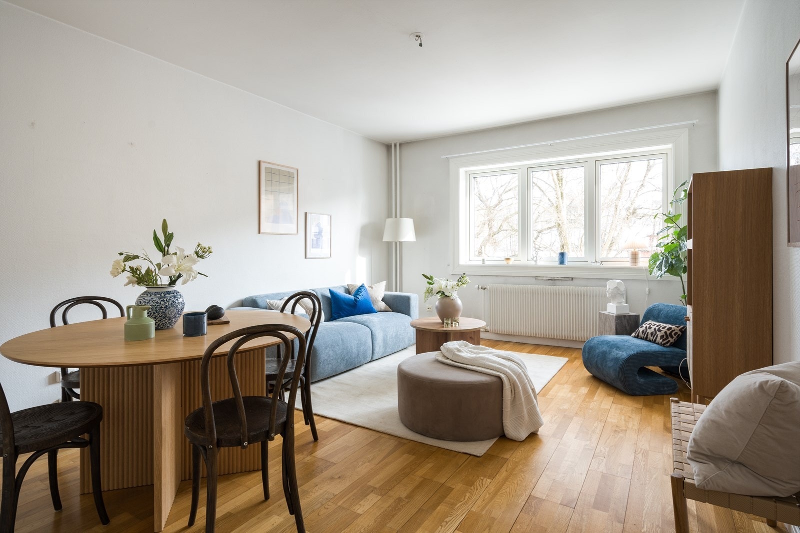 Leiligheten ligger i 3. etasje og fremstår som velholdt med noe moderniseringsbehov. Galleribilde