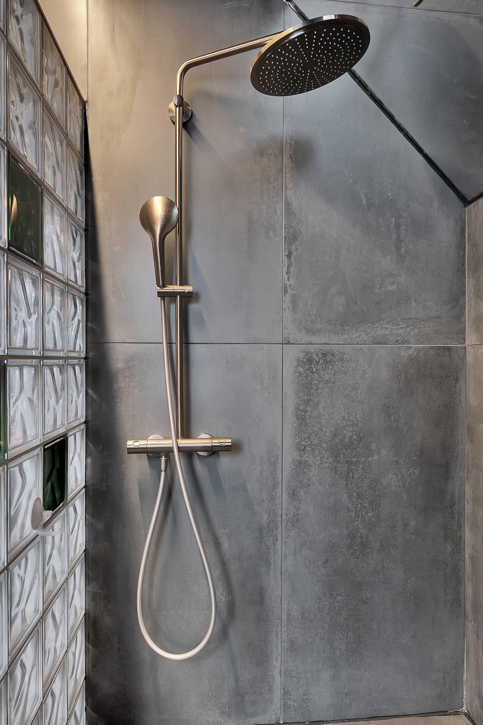 Dusjhjørne. Galleribilde